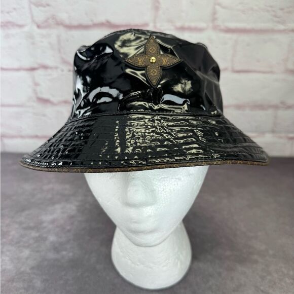 Louis Vuitton Bob Rainy Day Black Patent Bucket Hat Noir NWT - Picture 4 of 11
